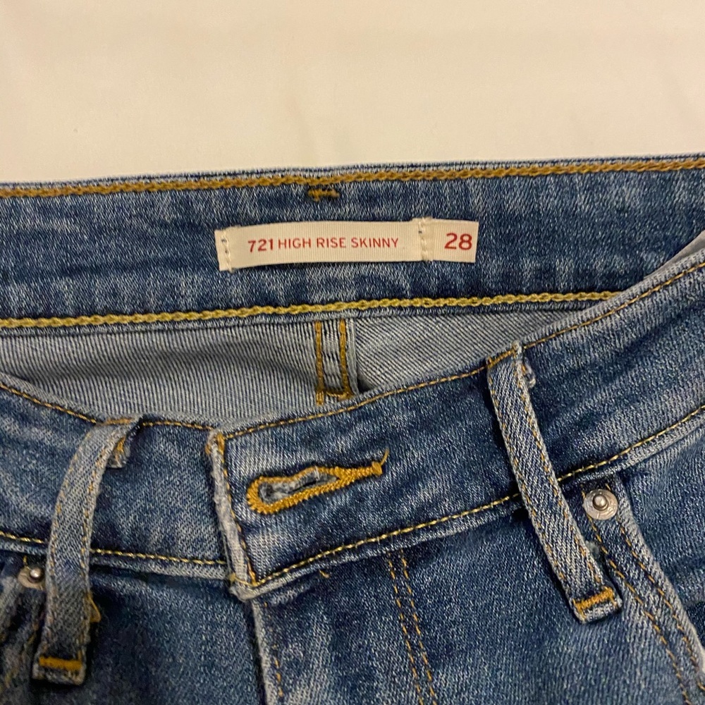 Levi 721 High Rise Skinny Jeans